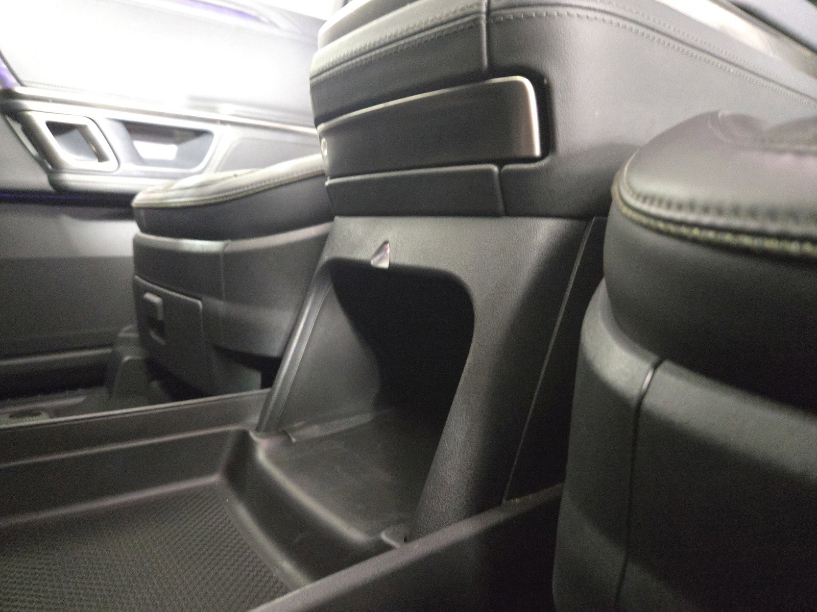 Used 2023 Rivian R1S Launch Edition image 33