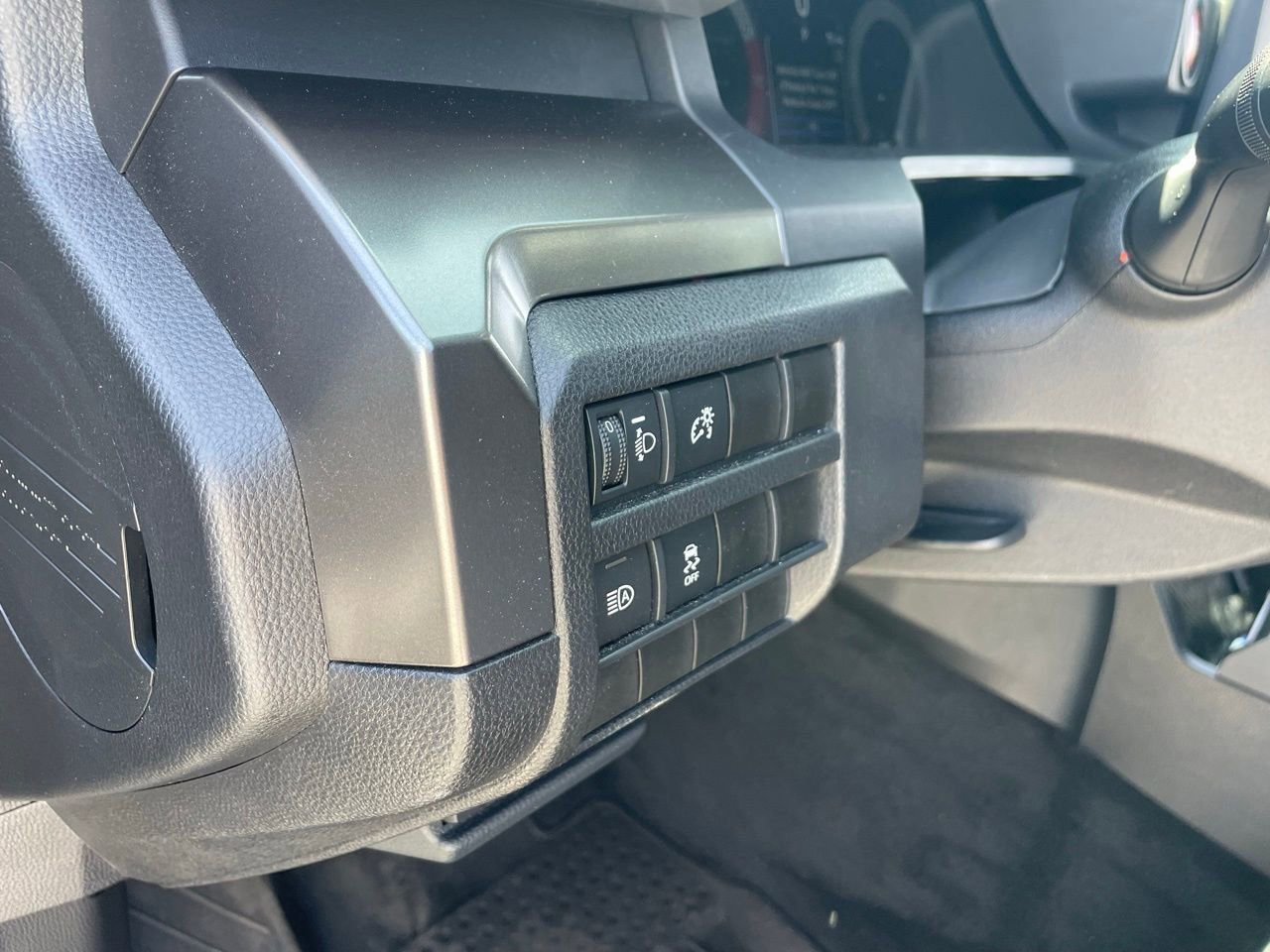 Used 2025 Toyota Tacoma TRD Sport AWD/4WD image 7