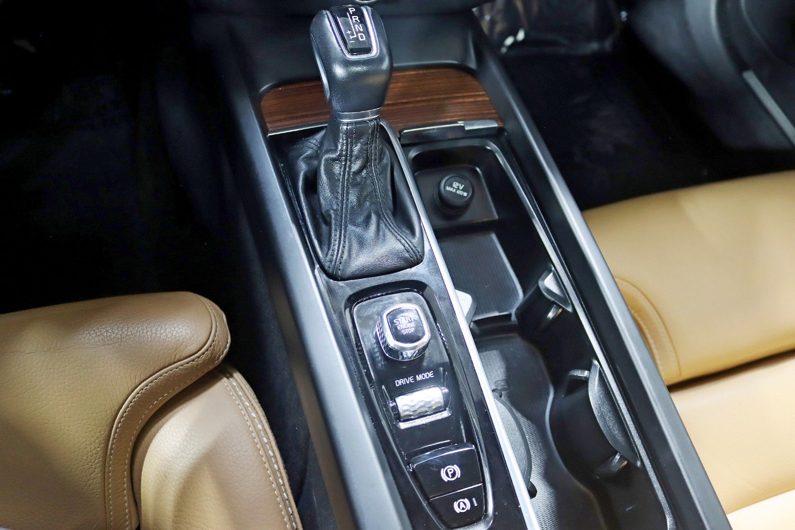 Used 2020 Volvo V60 T5 Cross Country image 24