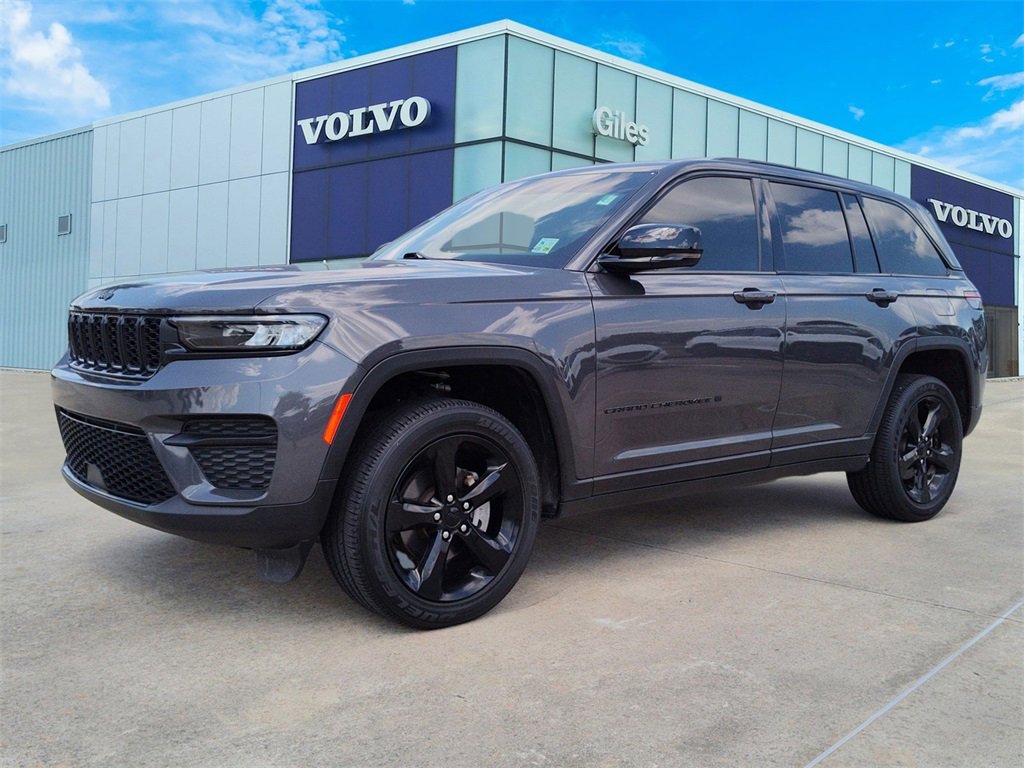 Used 2024 Jeep Grand Cherokee Altitude