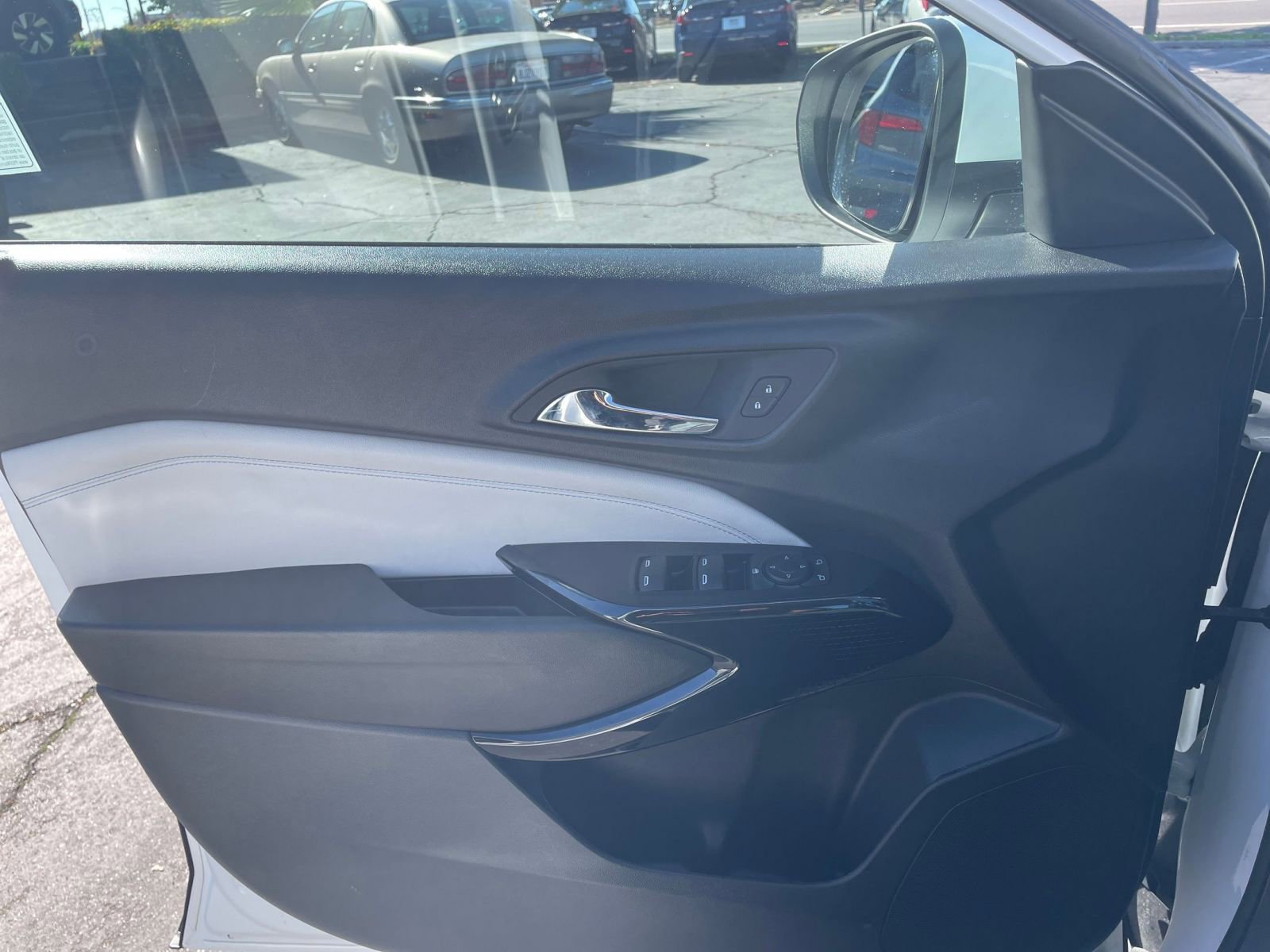 Used 2025 Chevrolet Trax LT image 20