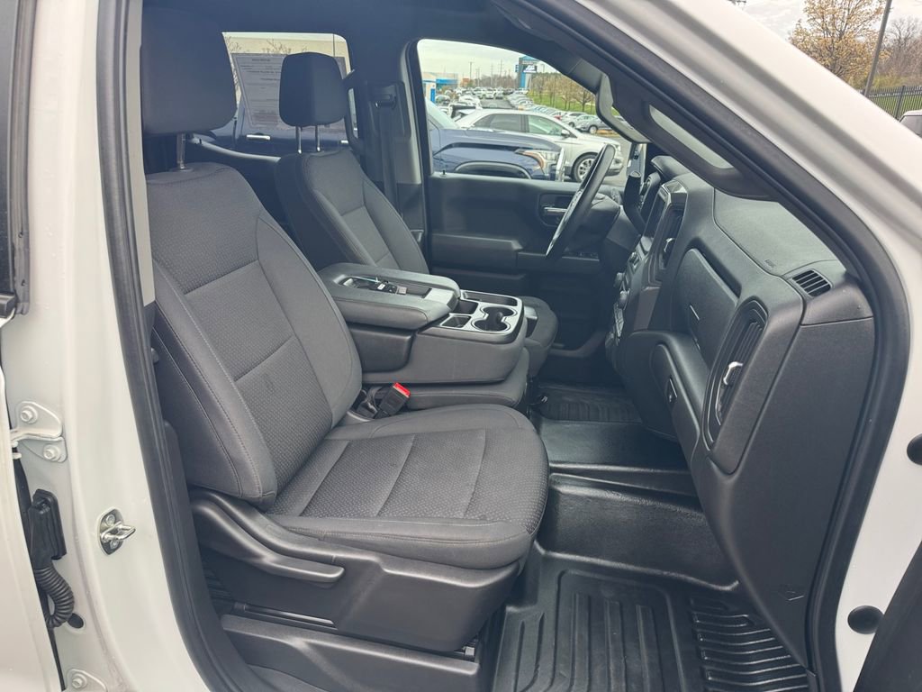 Used 2024 Chevrolet Silverado 1500 W/T w/ WT Value Package AWD/4WD image 18