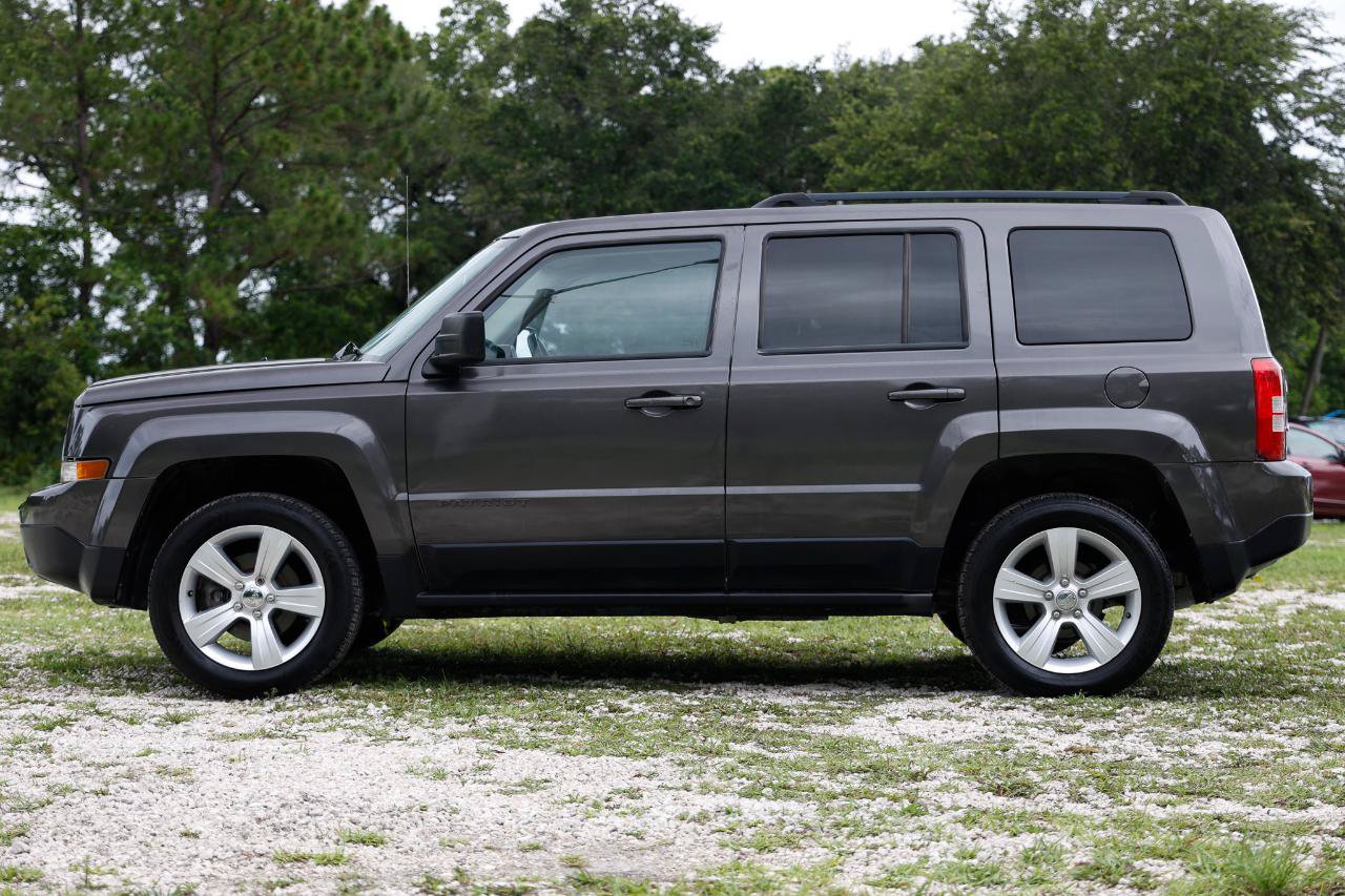 Used 2016 Jeep Patriot Latitude AWD/4WD image 3