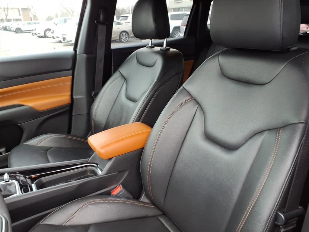 Certified 2024 Jeep Compass Limited image 9