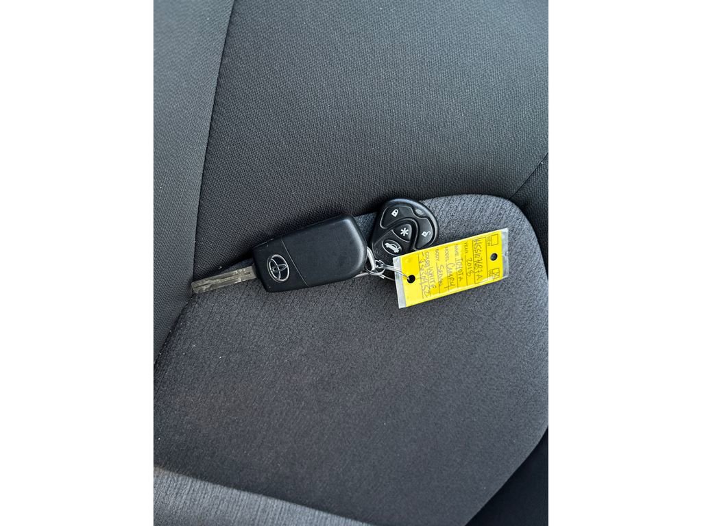 Used 2018 Toyota Camry LE image 34