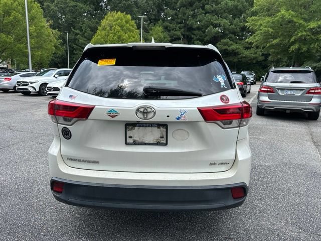 Used 2017 Toyota Highlander SE AWD/4WD image 6