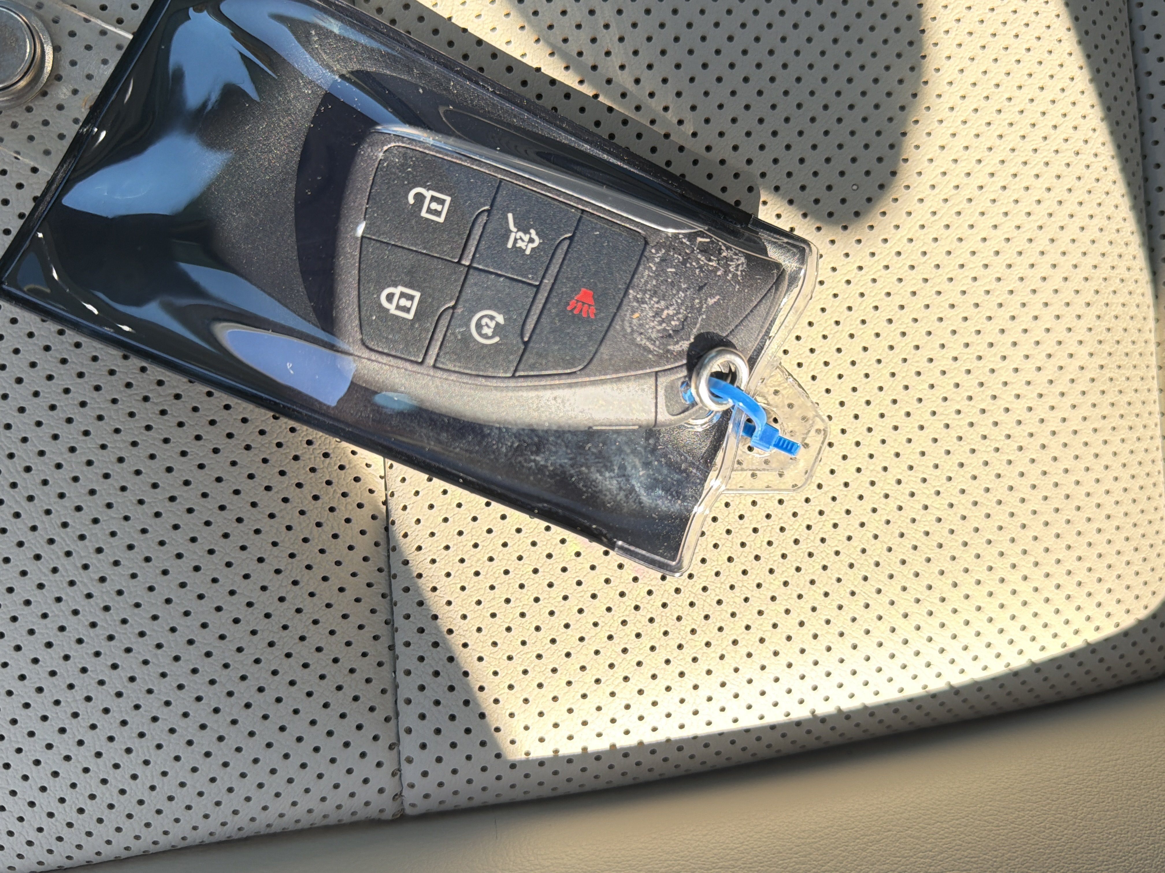 Used 2022 Buick Envision Essence w/ Safety Package FWD image 38