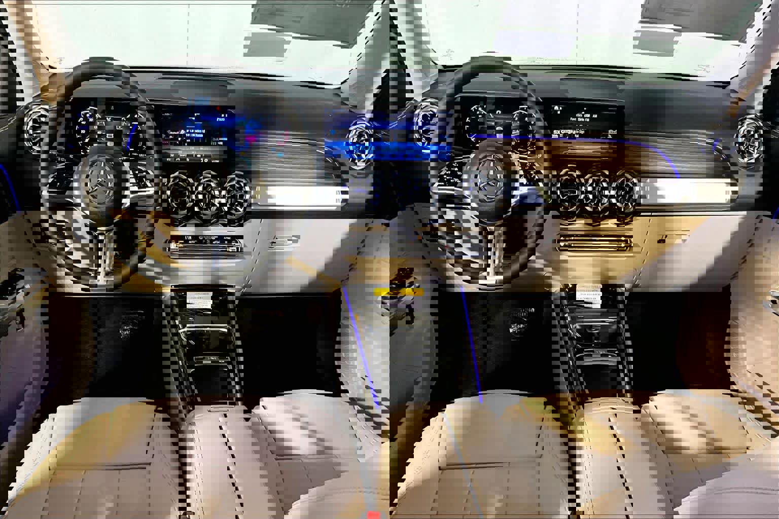 New 2026 Mercedes-Benz GLB 250 4MATIC image 7