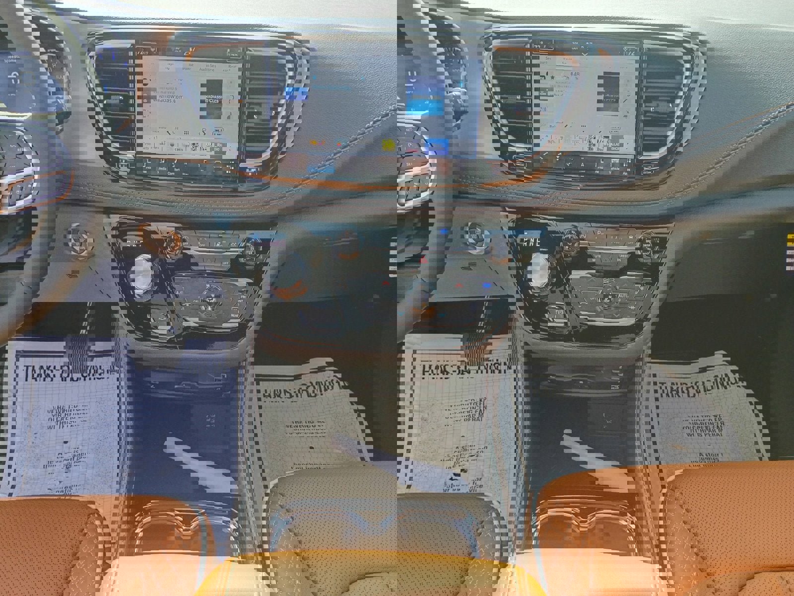 New 2026 Chrysler Pacifica Pinnacle image 12