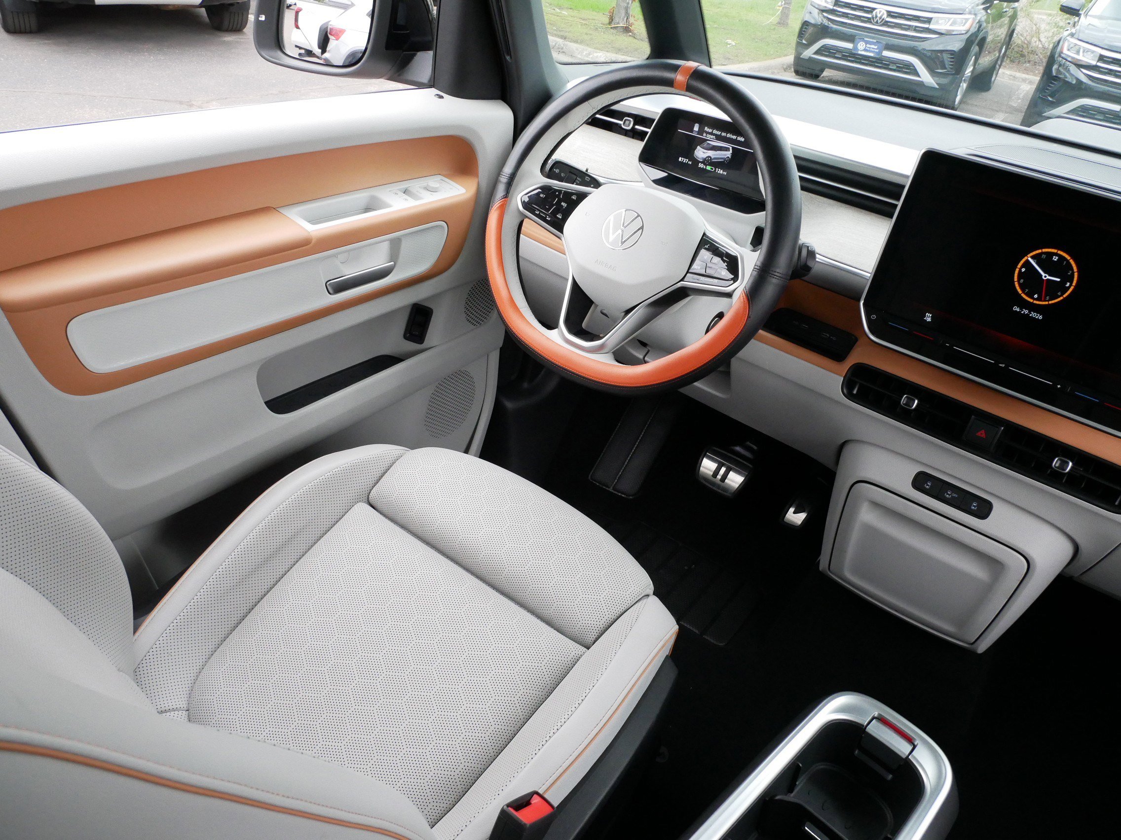 Used 2025 Volkswagen ID. Buzz 1st Edition RWD image 9