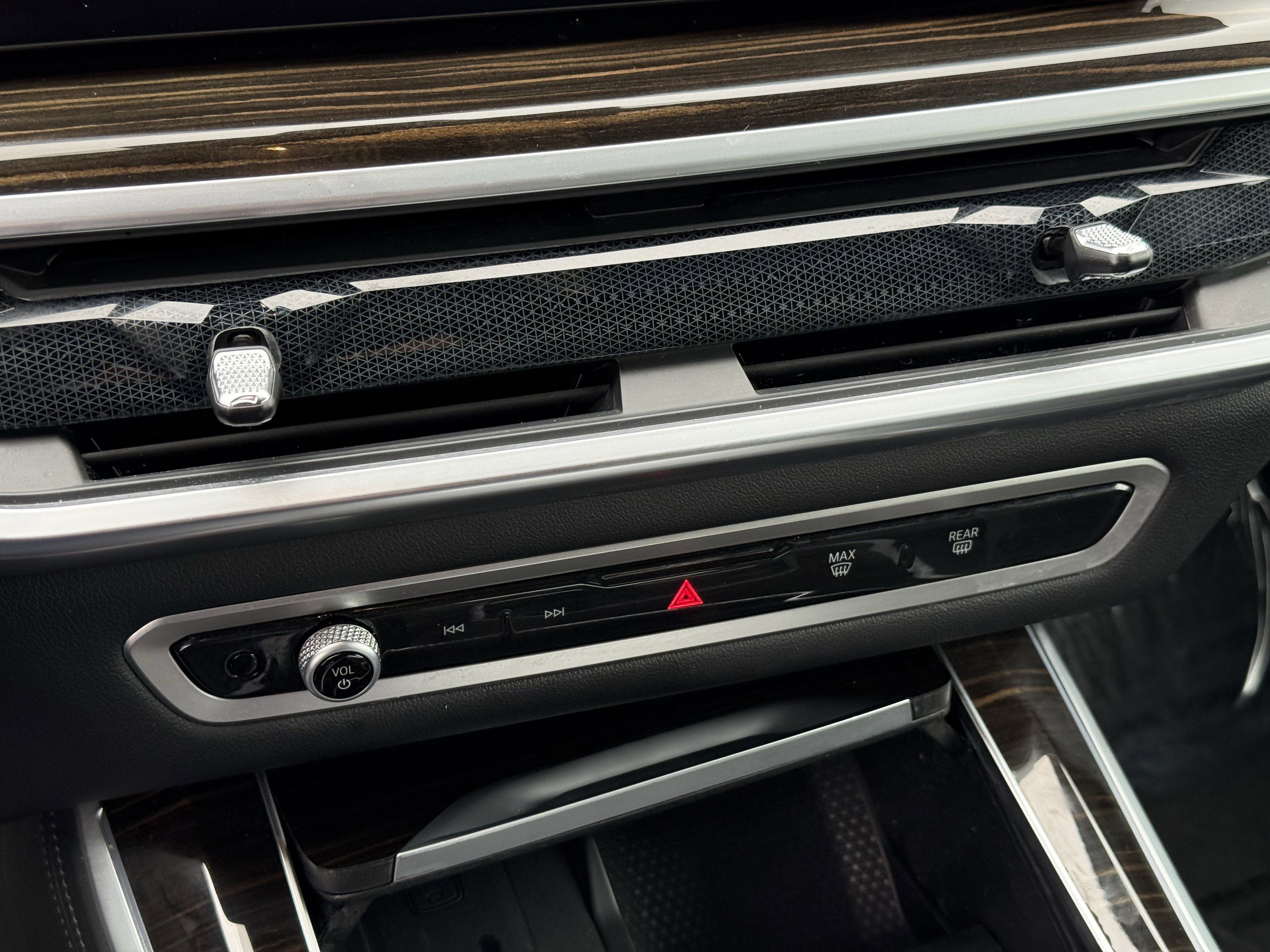 Used 2024 BMW X5 xDrive50e image 22