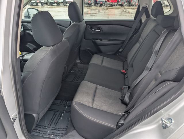 Used 2024 Nissan Rogue SV image 18