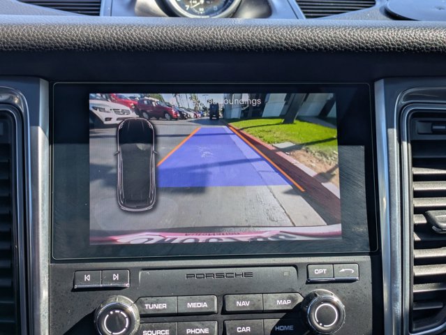 Used 2018 Porsche Macan AWD/4WD image 13