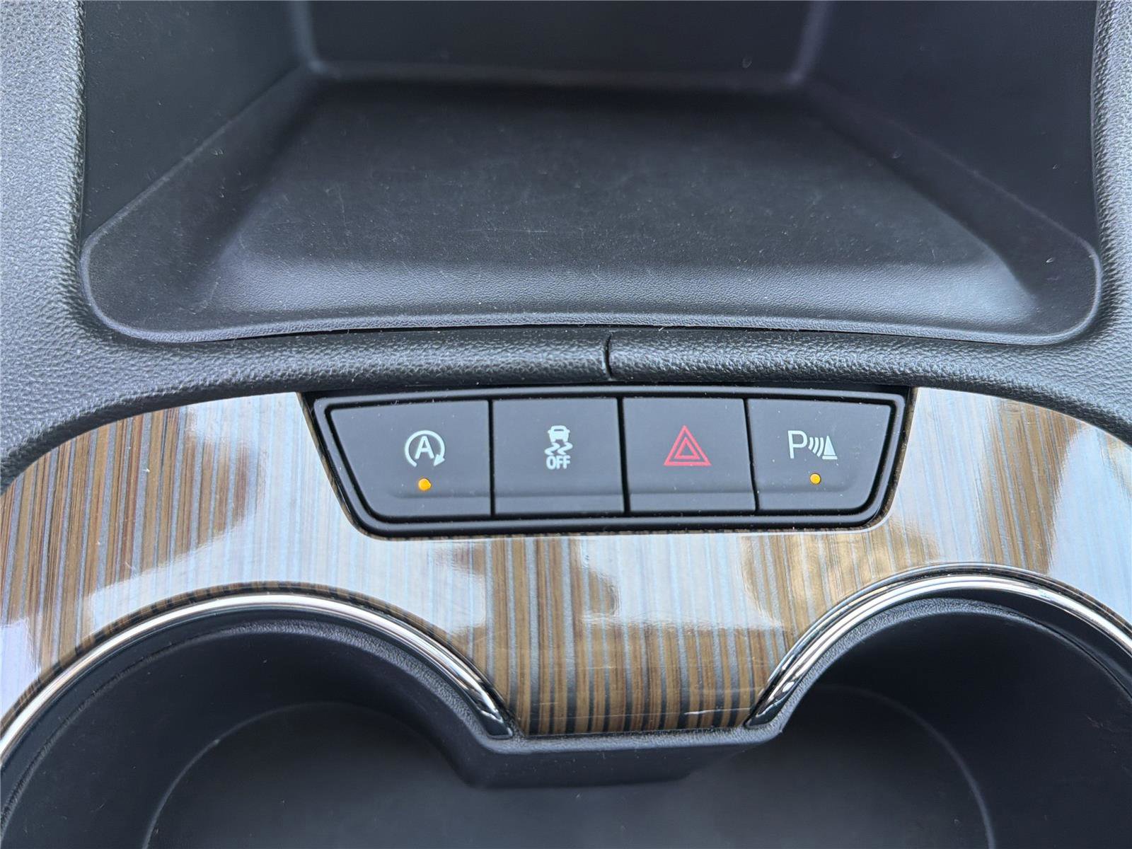 Used 2023 GMC Acadia SLE w/ Driver Convenience Package FWD image 10
