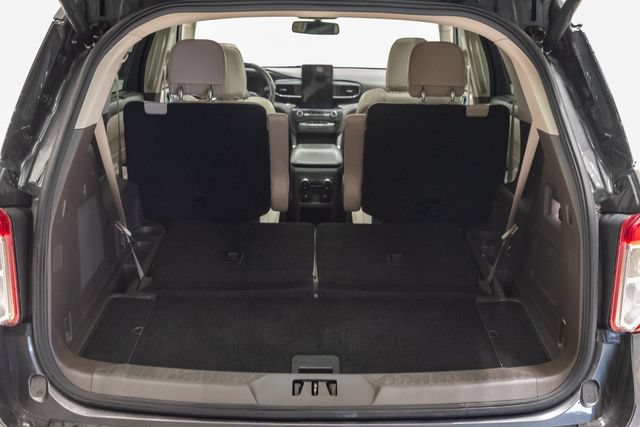 Used 2020 Ford Explorer Platinum w/ Premium Technology Package AWD/4WD image 39