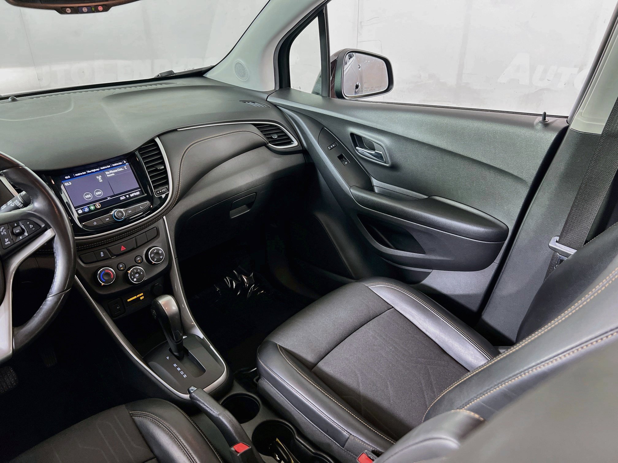 Used 2021 Chevrolet Trax LT w/ LT Convenience Package AWD/4WD image 21
