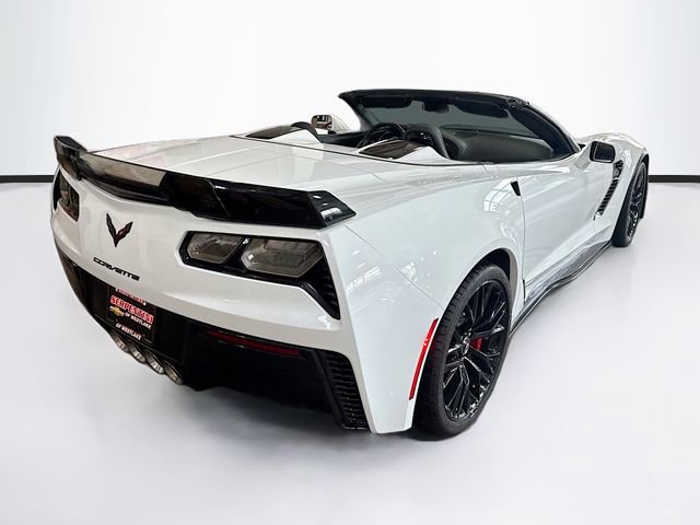 Used 2015 Chevrolet Corvette Z06 w/ 3LZ Preferred Equipment Group image 6