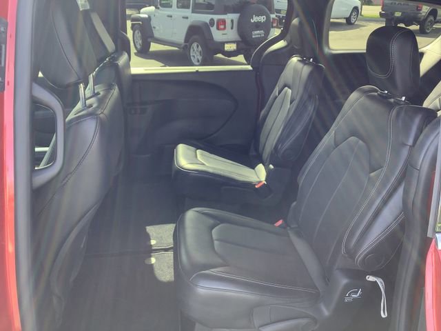 Used 2025 Chrysler Pacifica Select image 26