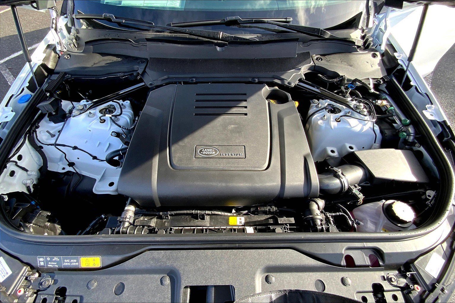 New 2025 Land Rover Discovery Dynamic SE image 12