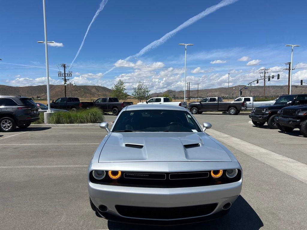 Used 2023 Dodge Challenger SXT image 3