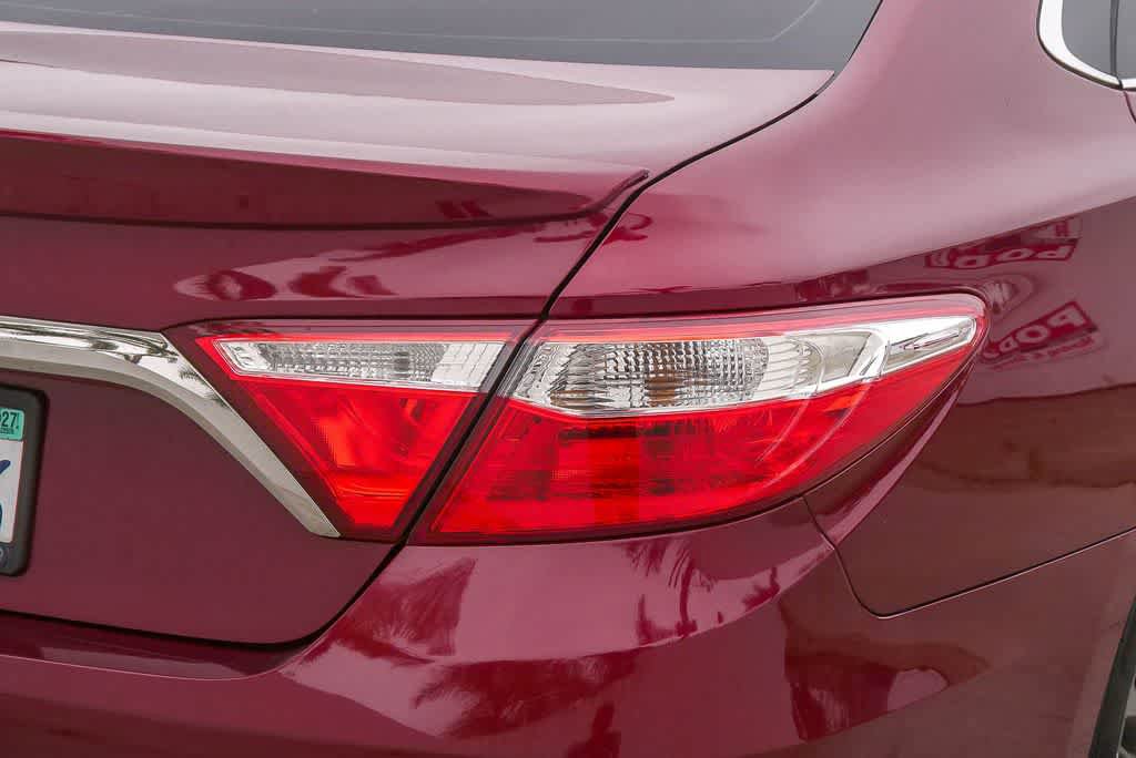 Used 2016 Toyota Camry SE FWD image 10