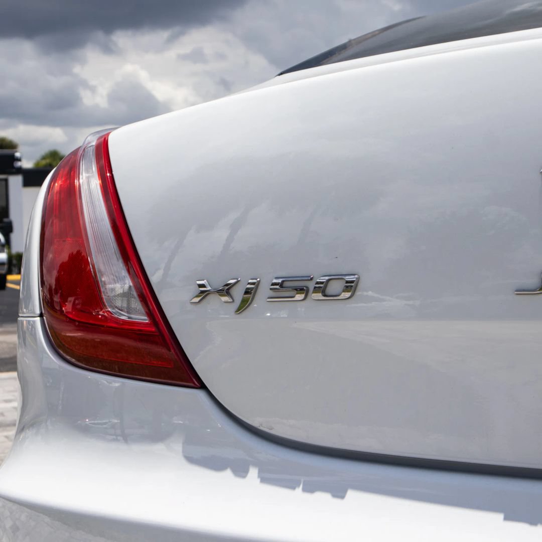 Used 2019 Jaguar XJ L Portfolio RWD image 8