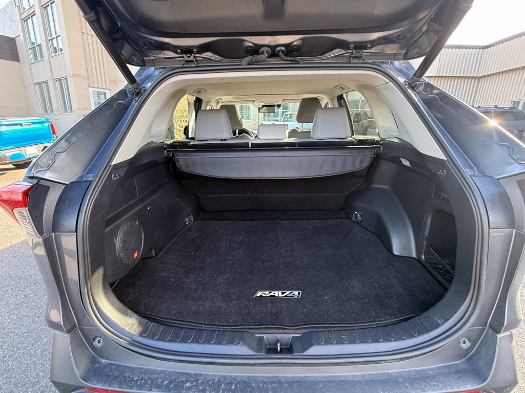 Used 2019 Toyota RAV4 Limited AWD/4WD image 8