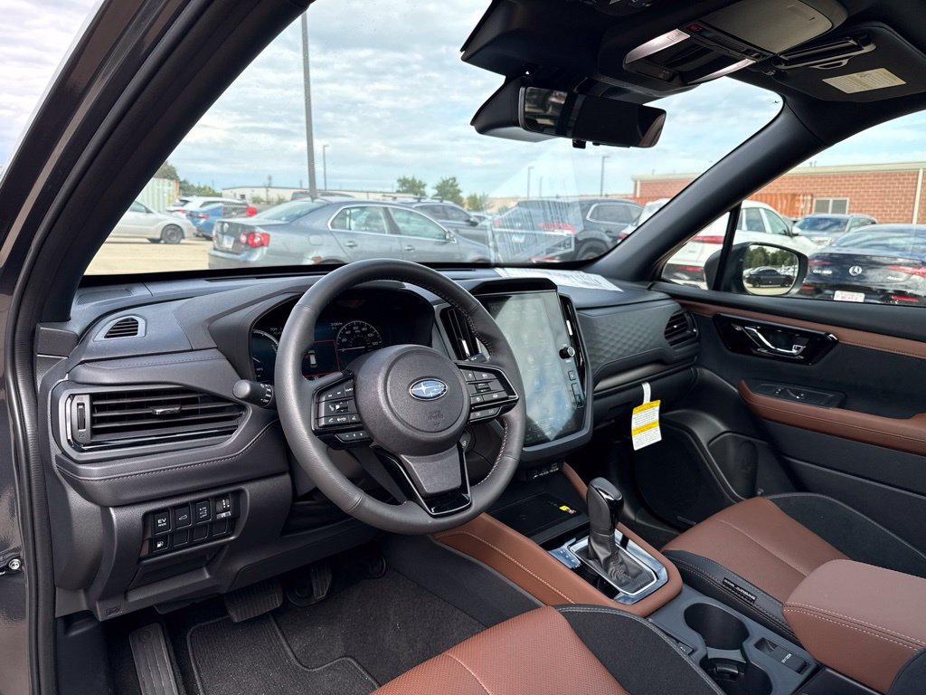 Used 2025 Subaru Forester Touring AWD/4WD image 4