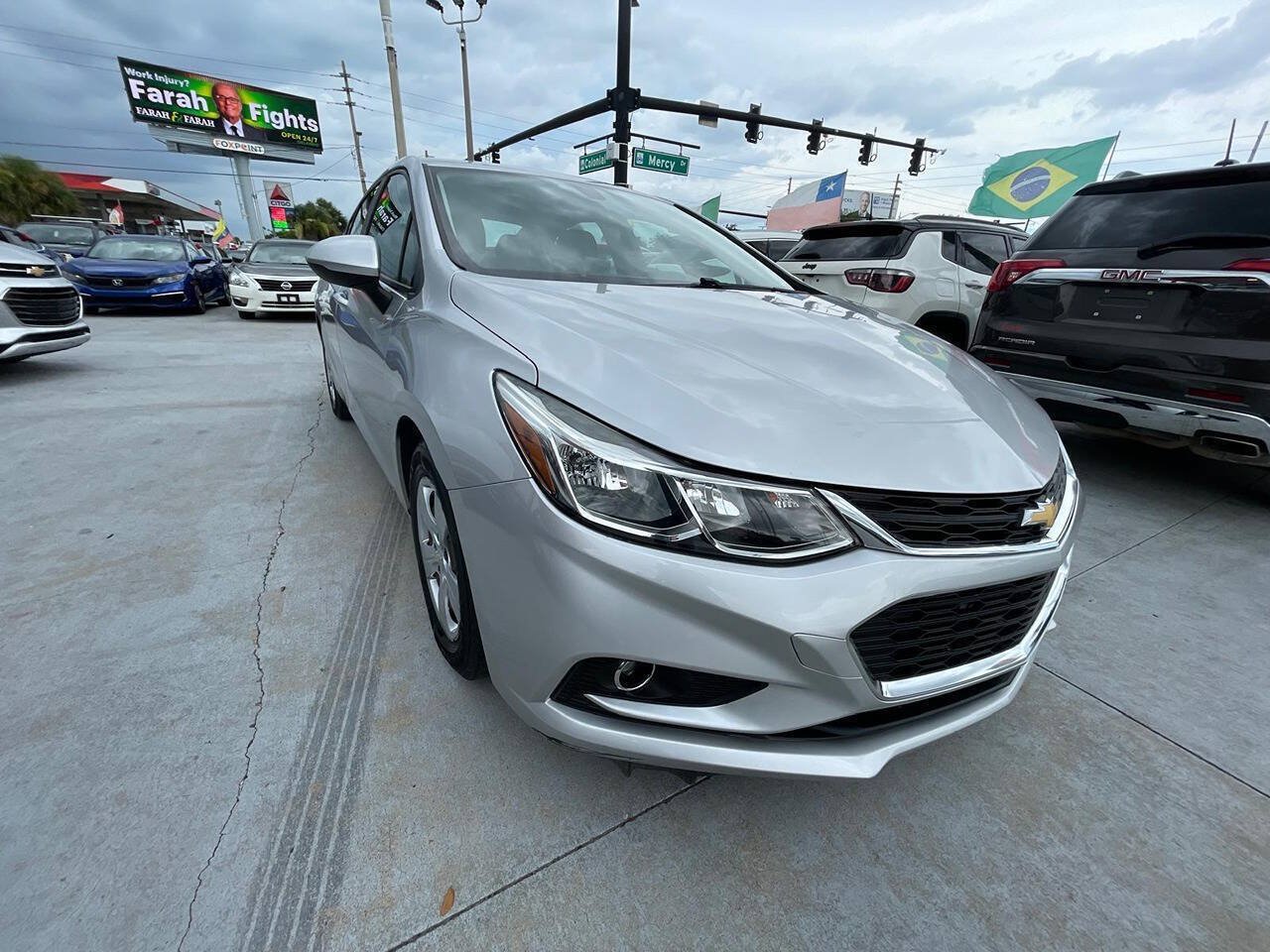Used 2018 Chevrolet Cruze LS FWD image 2