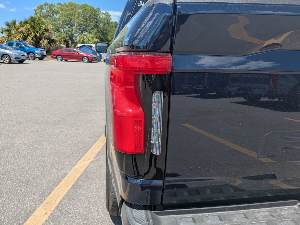 New 2025 Ford F150 Lightning Flash AWD/4WD image 10