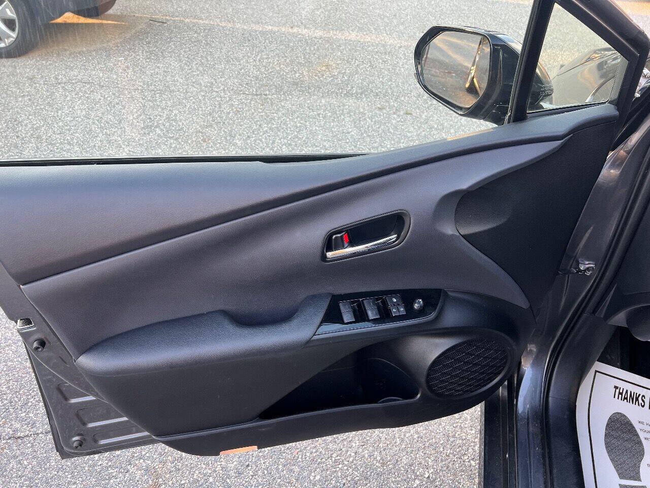 Used 2020 Toyota Prius Prime XLE FWD image 25