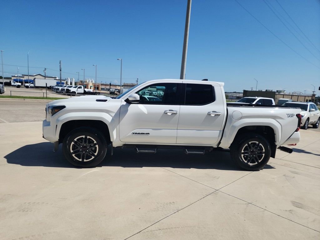 Used 2024 Toyota Tacoma TRD Sport image 4