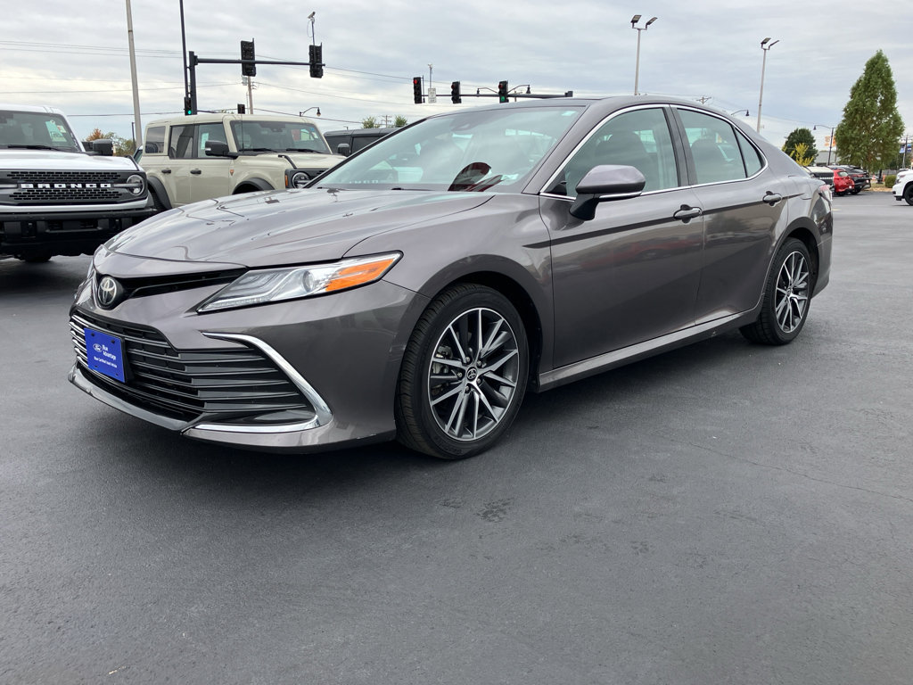 Used 2021 Toyota Camry XLE w/ Navigation Package image 5