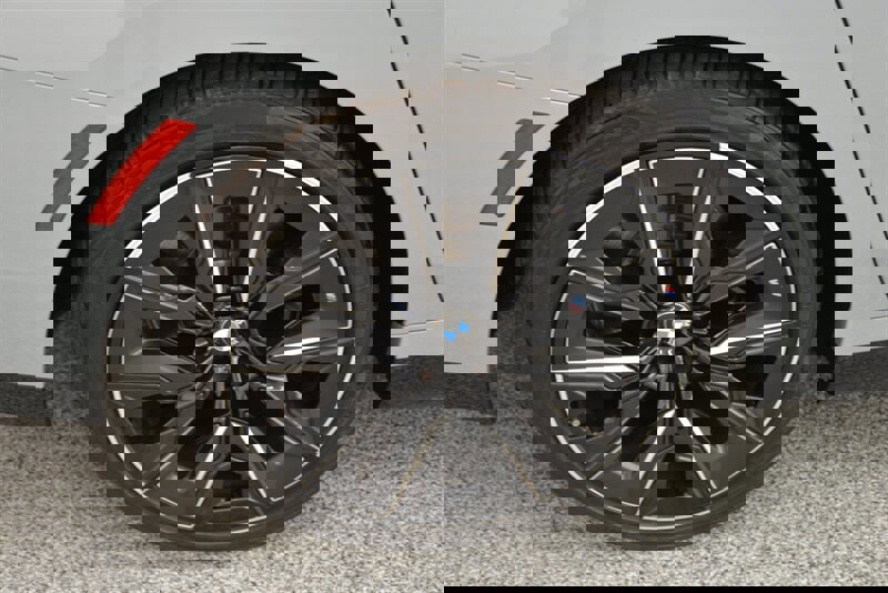 Used 2023 BMW 740i w/ Parking Assistance Package RWD image 48