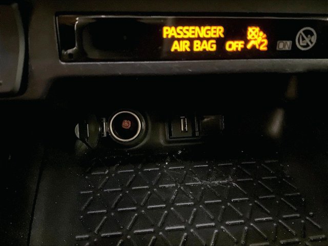 Used 2022 Toyota RAV4 XLE AWD/4WD image 31