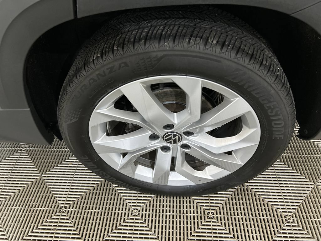 Used 2023 Volkswagen Taos S w/ Driver Assistance Package AWD/4WD image 11