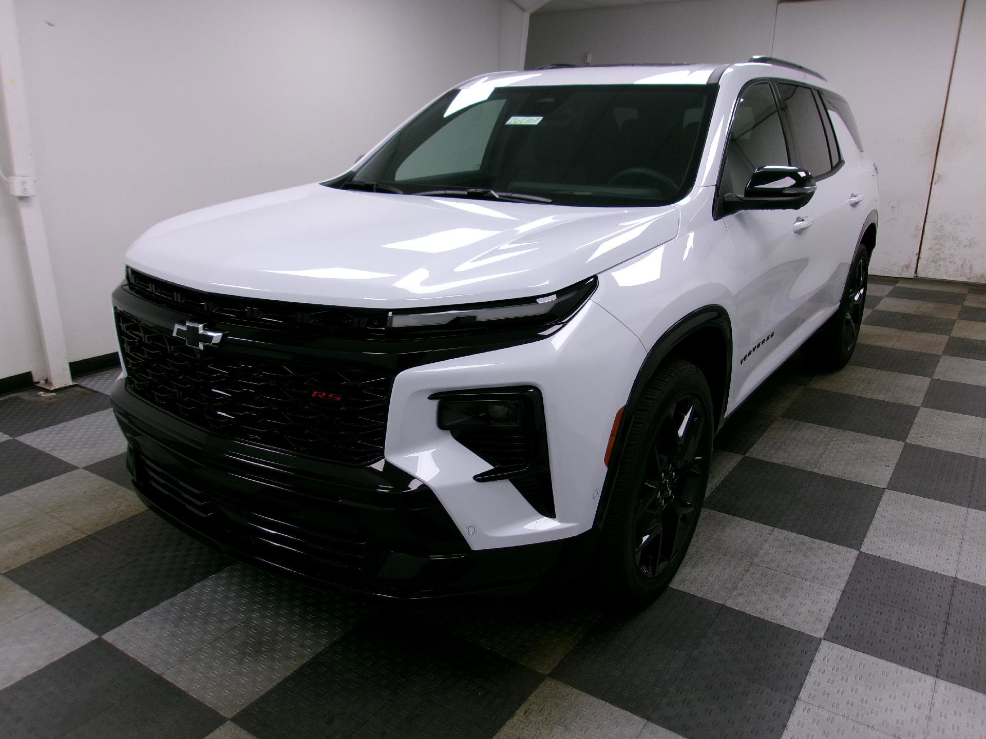 New 2026 Chevrolet Traverse RS w/ LPO, Floor Liner Package image 1