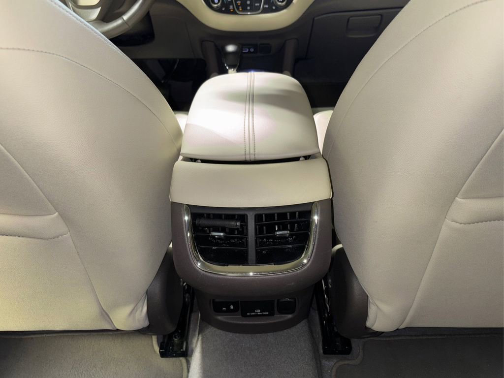 Used 2024 Chevrolet Malibu LT image 30