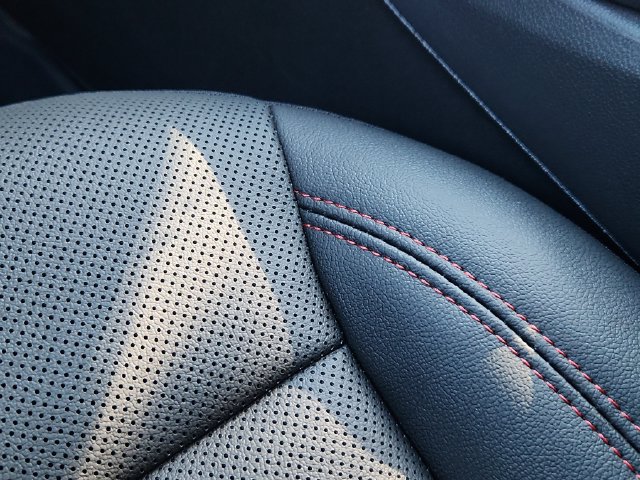 New 2026 Chevrolet Trax RS w/ Sunroof Package FWD image 31