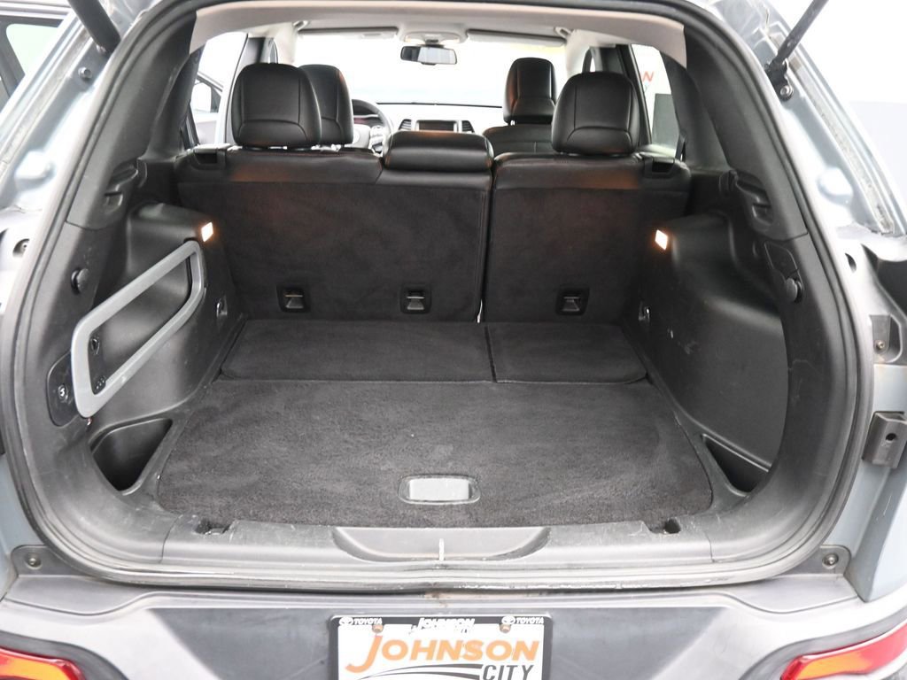 Used 2014 Jeep Cherokee Trailhawk w/ Comfort/Convenience Group AWD/4WD image 22