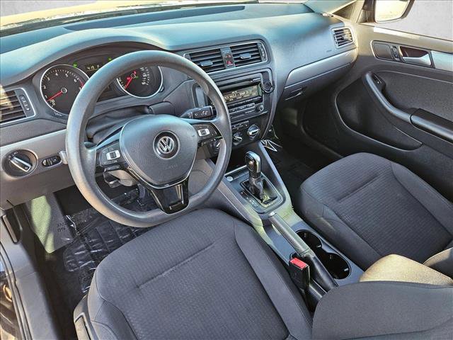 Used 2015 Volkswagen Jetta SE image 9
