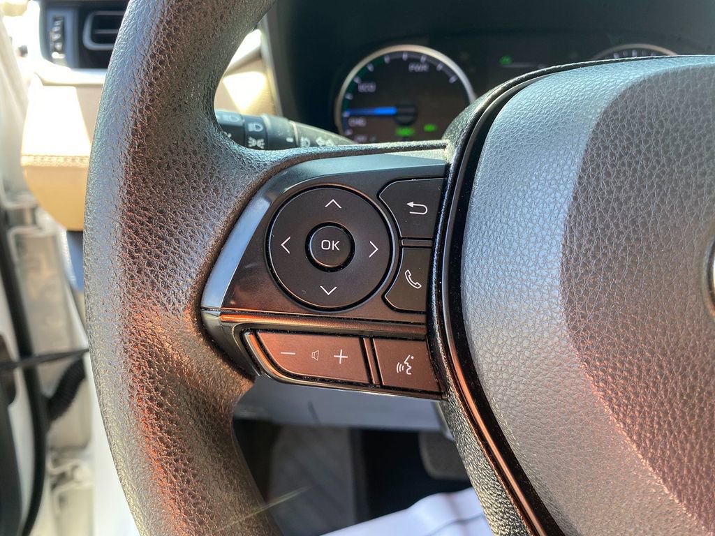 Used 2021 Toyota RAV4 XLE image 16