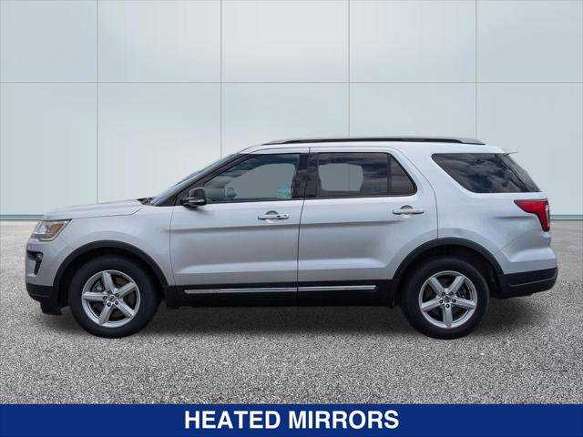 Used 2018 Ford Explorer XLT w/ Equipment Group 202A FWD image 2