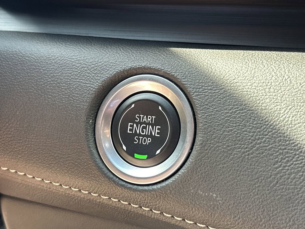 Certified 2024 Cadillac Escalade Premium Luxury image 27