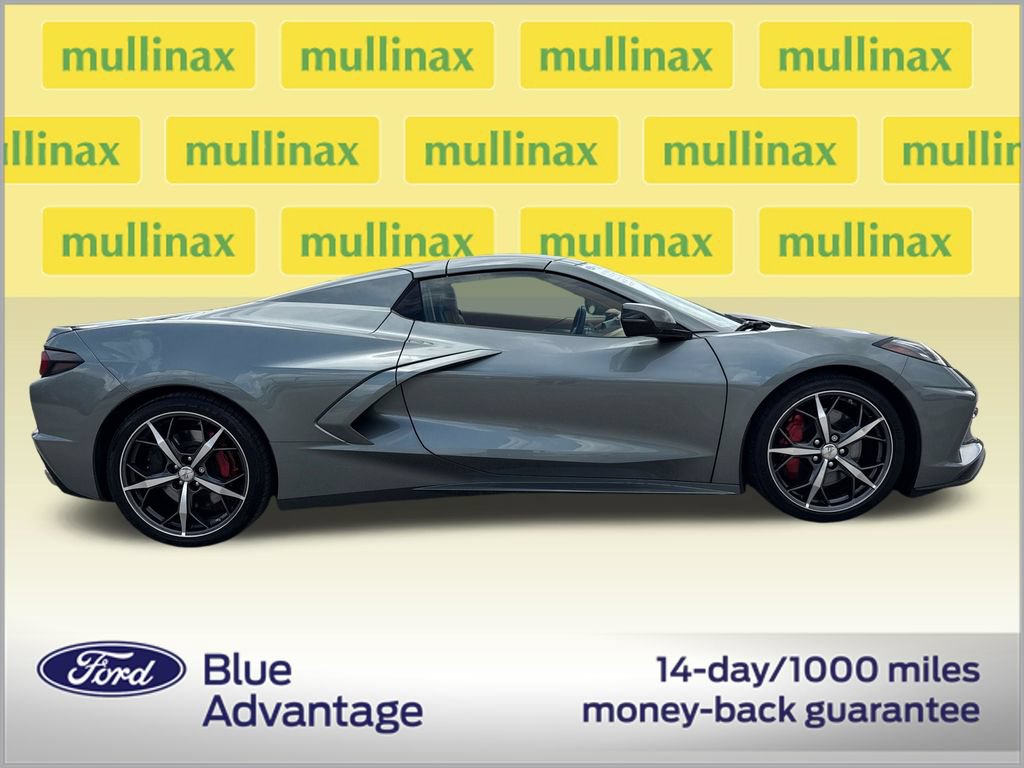 Used 2022 Chevrolet Corvette Stingray Premium Conv w/ Z51 Performance Package RWD image 2