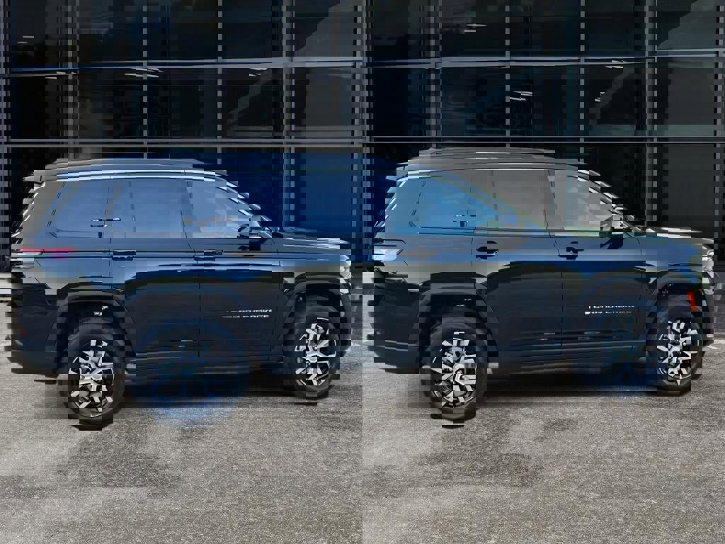 New 2025 Jeep Grand Cherokee L Limited w/ Luxury Tech Group II image 8