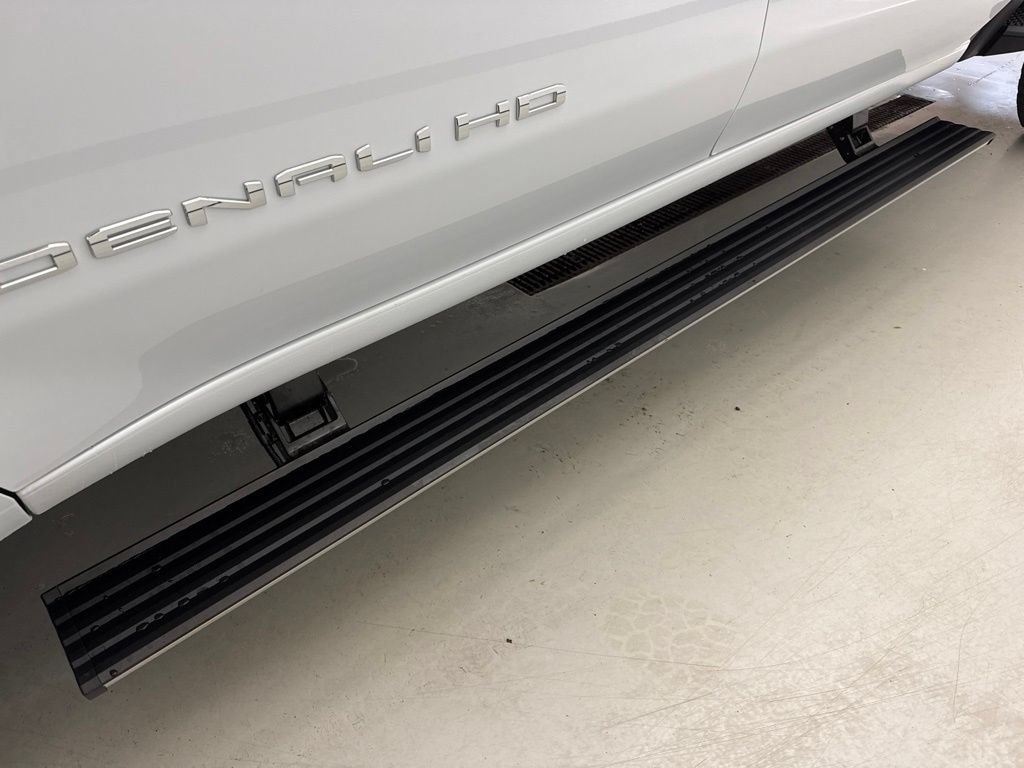 New 2026 GMC Sierra 3500 Denali Ultimate AWD/4WD image 14