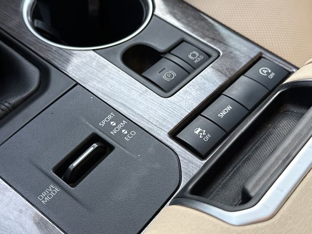 Used 2020 Toyota Highlander Platinum FWD image 26
