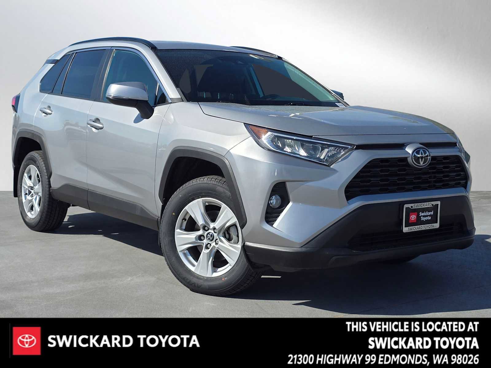 Used 2020 Toyota RAV4 XLE w/ XLE Grade Weather Package AWD/4WD image 1