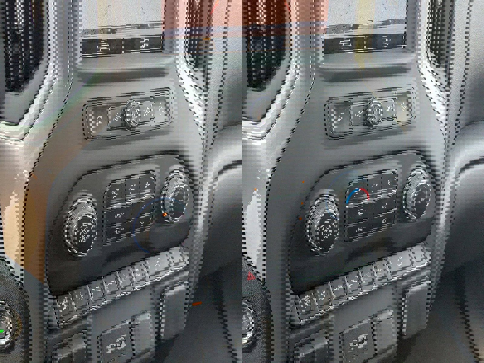 Used 2025 Chevrolet Silverado 2500 Custom w/ Custom Value Package image 29